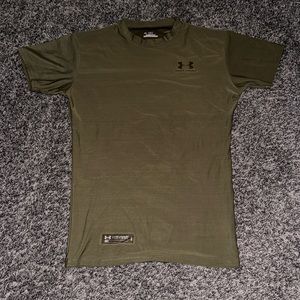 Under Armour forest green compression short sleeve shirt